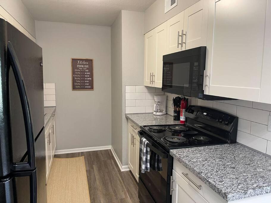 The Delores - 2 Bedroom Apt In Quilt Town, Usa Hamilton Exterior photo